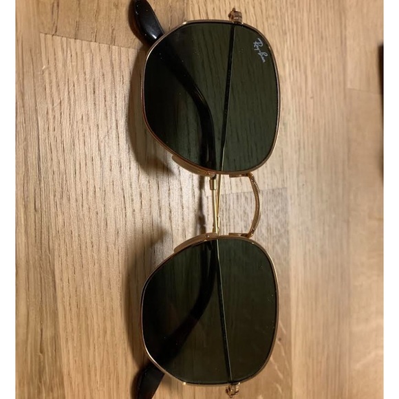 Sunglasses, worn 1x
